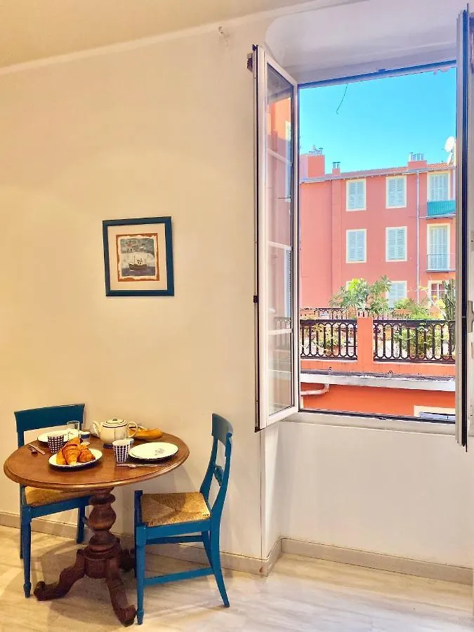 アパート Nautical Living In The Sought-After Nice Portアパートメント
