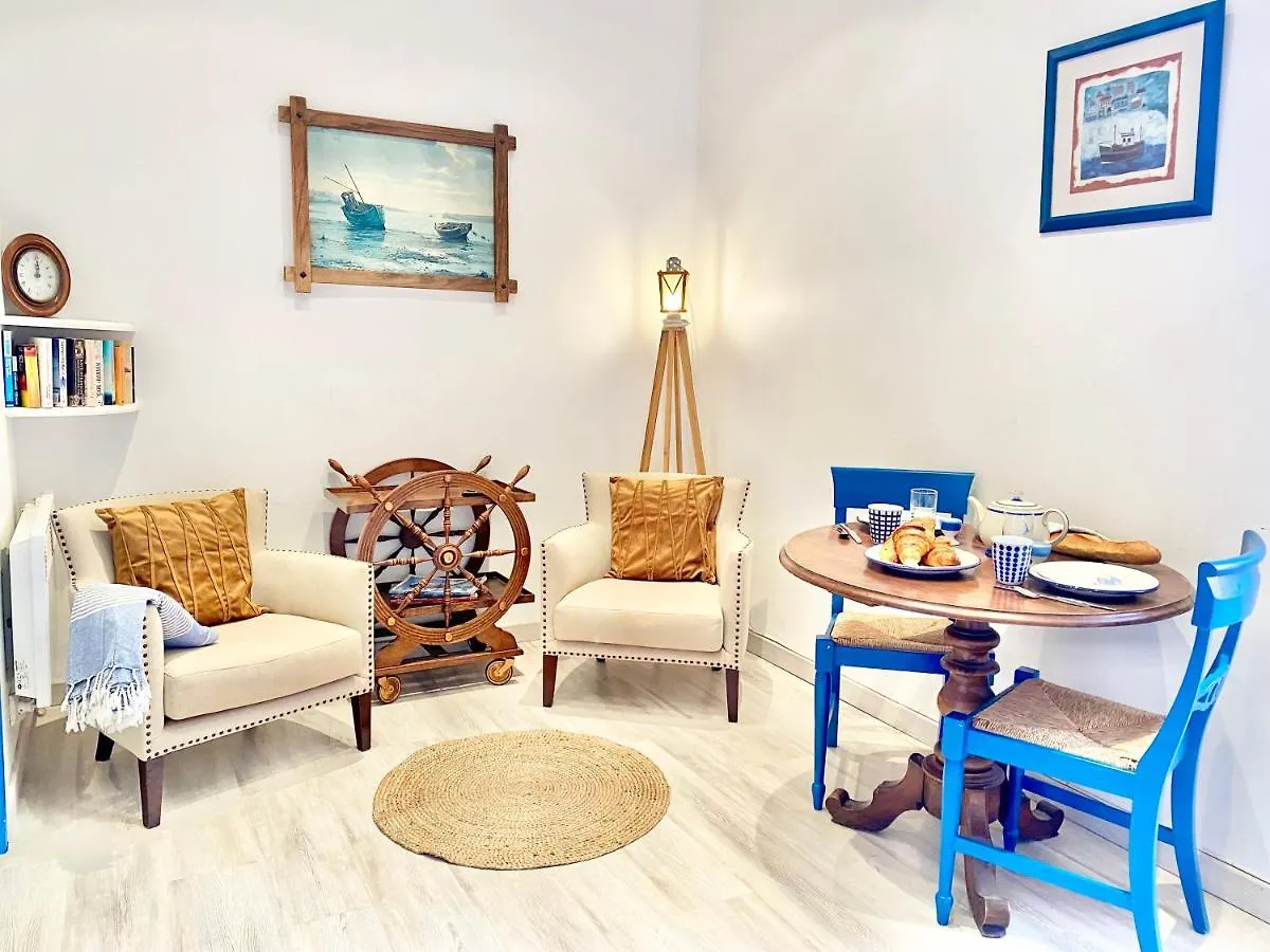 Nautical Living In The Sought-After Nice Portアパートメント 0*,  フランス